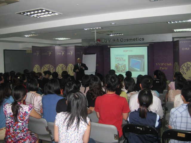 LG VINA cùng chung vai sát cánh (04-10-2012)